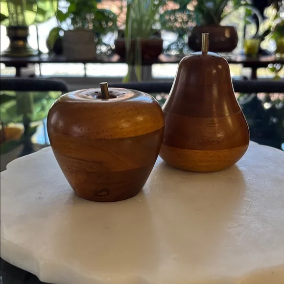 Vintage Wooden Fruit Salt & Pepper Shakers - Picture 4 of 8